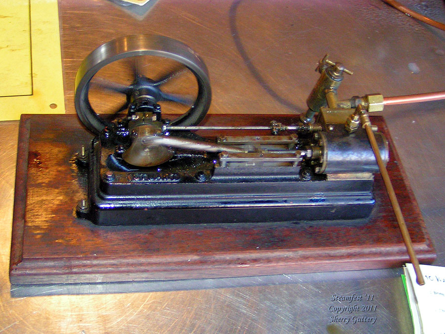 Model steam engine and oilers in the Steam Demonstratin Room - Soule' Steamfest 2011