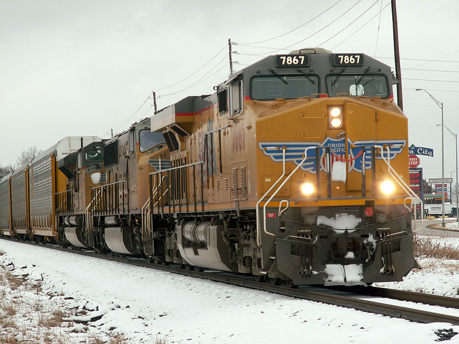 Snow on Meridian Speedway - Meridian, MS High speed freight rail